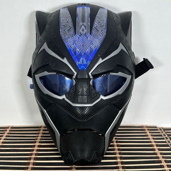 Marvel Avengers Black Panther Vibranium Power FX Light Up Mask Cosplay Costume. - Picture 1 of 9